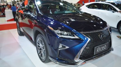 Lexus RX 350 front three quarters at 2016 Oman Motor Show