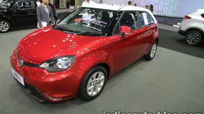 MG 3 two-tone front three quarters left side at 2016 Thai Motor Expo