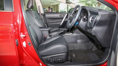 New Toyota Corolla Altis 2.0V (facelift) front seats