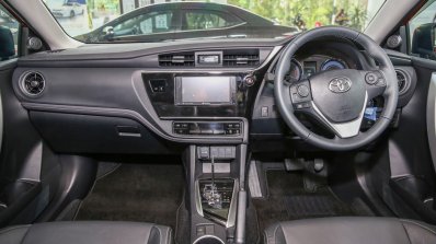 New Toyota Corolla Altis 2.0V (facelift) interior dashboard