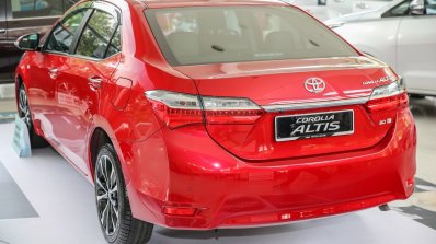 New Toyota Corolla Altis 2.0V (facelift) rear three quarters