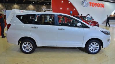 Toyota Innova profile at 2016 Oman Motor Show
