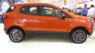 2017 Ford Ecosport Platinum side at APS 2017