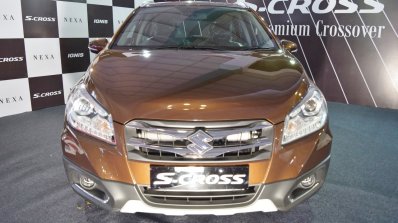 2017 Maruti S-Cross front at Surat International Auto Expo 2017