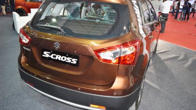 2017 Maruti S-Cross rear three quarters at Surat International Auto Expo 2017
