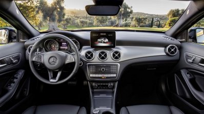 2017 Mercedes-AMG GLA 45 4MATIC dashboard