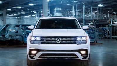 2018 VW Atlas R-Line front