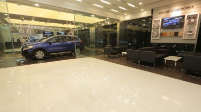 Maruti S-Cross front three quarters left side at NEXA