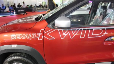 Renault Kwid (accessorised) body graphics at Surat International Auto Expo 2017
