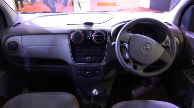 Renault Lodgy World Edition dashboard at Autocar Performance Show 2017