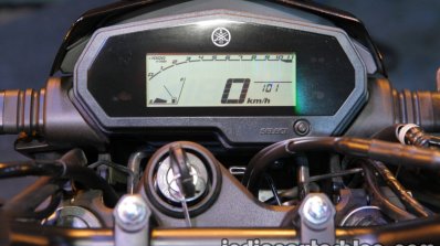 Yamaha FZ 25 instrumentation