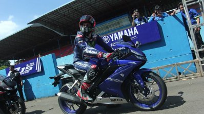 Yamaha R15 v3.0 racing blue side