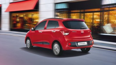 2017 Hyundai Grand i10 (facelift) rear three quarter press image
