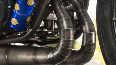 Yamaha RD350 Falcon by Moto Essence exhaust pipes