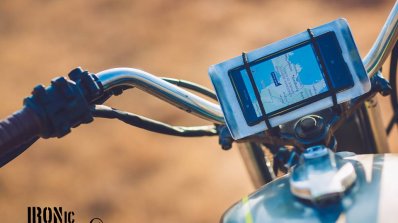 Yamaha RX100 Baby Blue by Ironic Engineering smartphone integration
