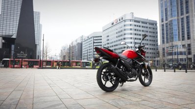 Yamaha YS125 studio rear three quarter