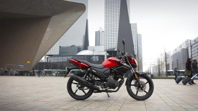 Yamaha YS125 studio side