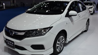 2017 Honda City Modulo (facelift) front three quarter at the BIMS 2017