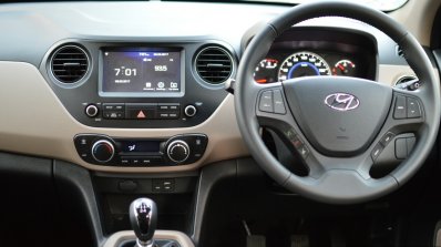 2017 Hyundai Grand i10 1.2 Diesel (facelift) driver area Review