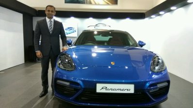 2017 Porsche Panamera front second image