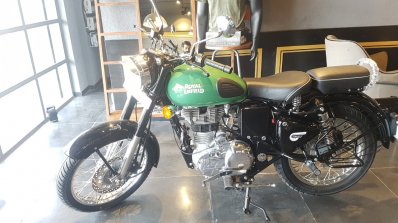 2017 Royal Enfield Classic 350 BSIV reaches dealership side
