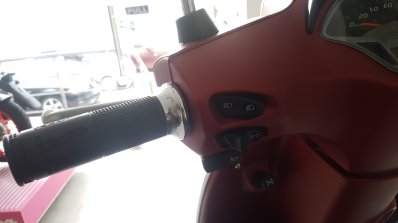 2017 Vespa SXL 150 BSIV at dealership switchgear left