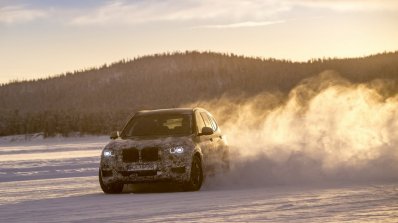 2018 BMW X3 (BMW G01) front three quarters winter testing