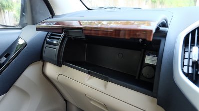 India-bound 2017 Isuzu MU-X (facelift) dual glovebox image