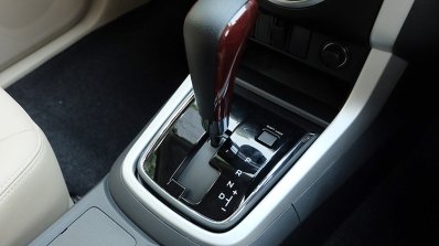 India-bound 2017 Isuzu MU-X (facelift) gear selector image