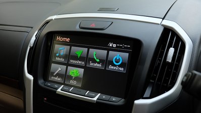 India-bound 2017 Isuzu MU-X (facelift) touchscreen system image