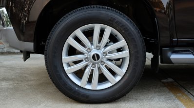 India-bound 2017 Isuzu MU-X (facelift) wheel image