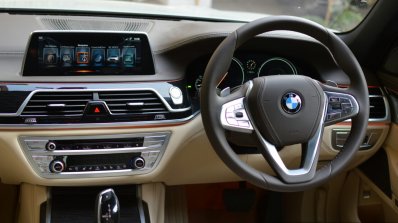 2017 BMW 7 Series M-Sport (730 Ld) dashboard Review