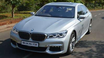 2017 BMW 7 Series M-Sport (730 Ld) front quarter Review