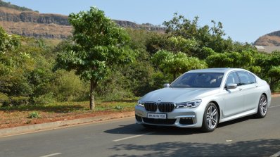2017 BMW 7 Series M-Sport (730 Ld) front three quarter far Review