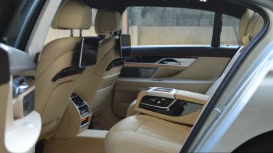 2017 BMW 7 Series M-Sport (730 Ld) rear cabin Review