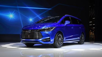 2017 BYD Song 7 front three quarters at Auto Shanghai 2017