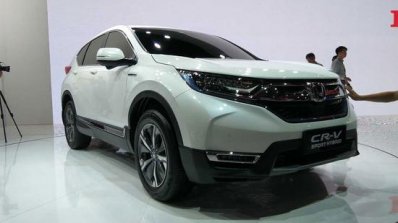 2017 Honda CR-V front three quarters at Auto Shanghai 2017
