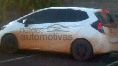 2017 Honda Jazz (2017 Honda Fit) facelift rear three quarters spy shot