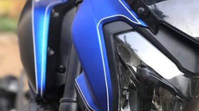 Bajaj Dominar 400 wrap by Wrapcraft headlamp