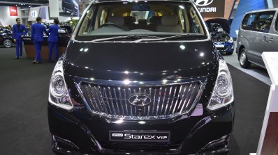 Hyundai Grand Starex front at 2017 Bangkok International Motor Show