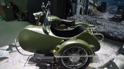 Royal Enfield Classic 500 Battle Green with sidecar showcased at