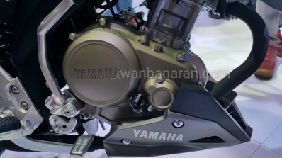 Yamaha V-Ixion R engine side