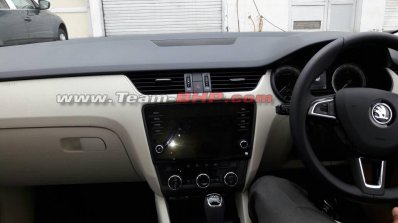 2017 Skoda Octavia (facelift) dashboard spy shot