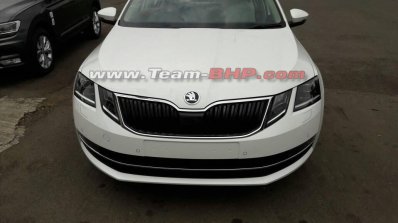 2017 Skoda Octavia (facelift) front spy shot