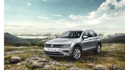 Volkswagen Tiguan studio front three quarter