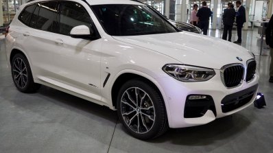 2017 BMW X3 xDrive30d front three quarters