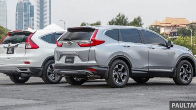 2017 Honda Cr V Vs 2015 Honda Cr V Old Vs New In 5 Live Images