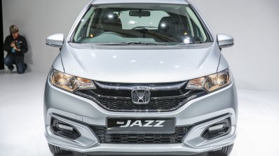 2017 Honda Jazz (facelift) V front launched Malaysia