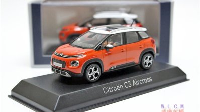 Citroen C3 Aircross front three quarters scale model