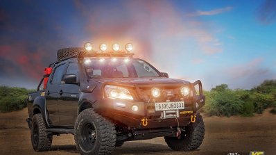 Isuzu D-Max V-Cross XS-09 by XS Overland front quarter